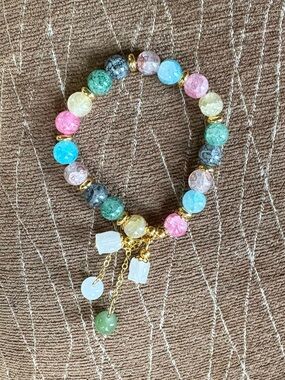 Handcrafted Spring Flowers/Flora Glass Bead bracelet, Pastel colors. Free Ship.